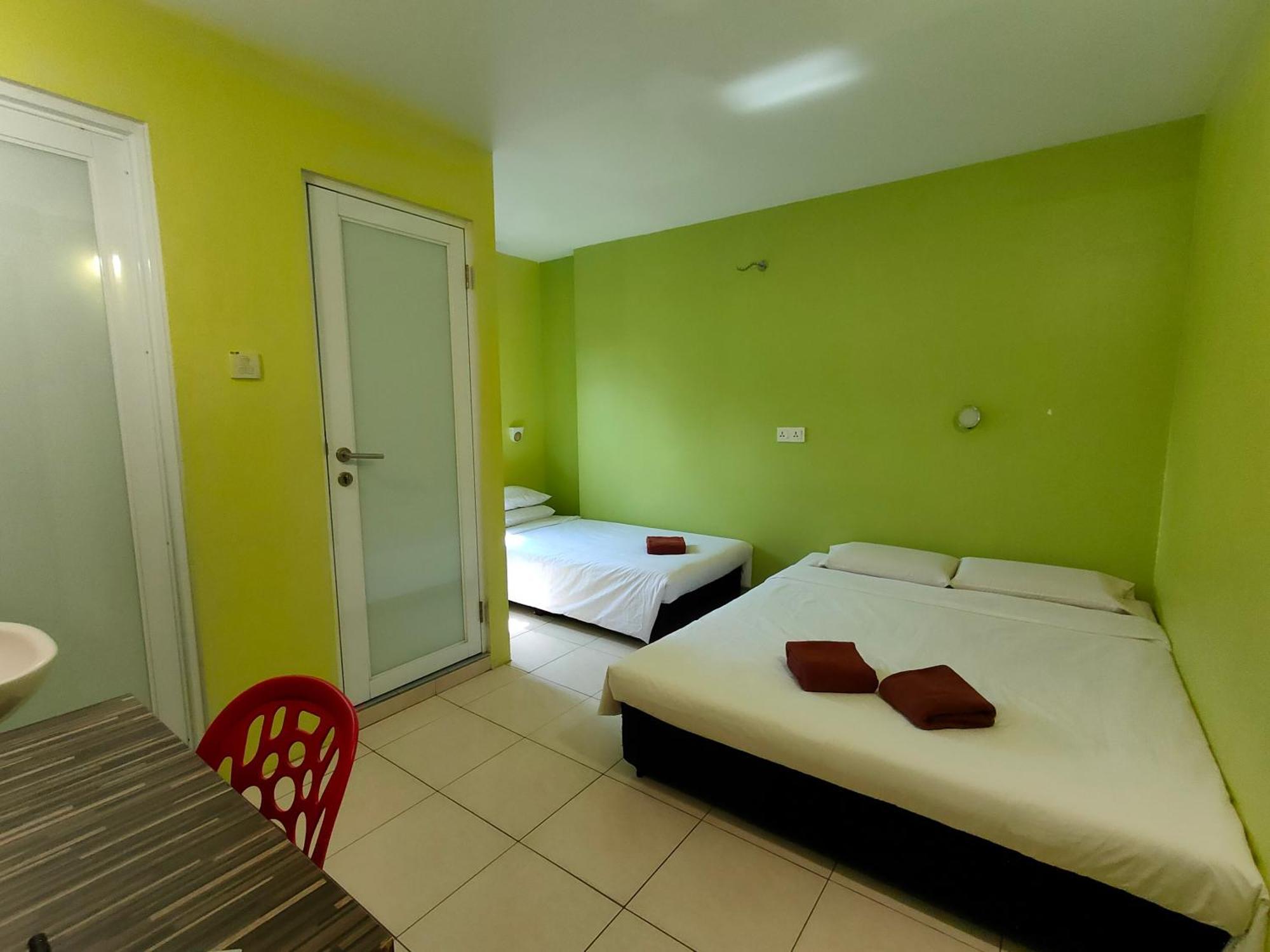 Walk Inn Мири Экстерьер фото