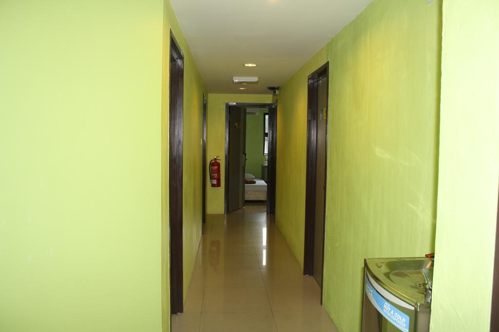 Walk Inn Мири Экстерьер фото