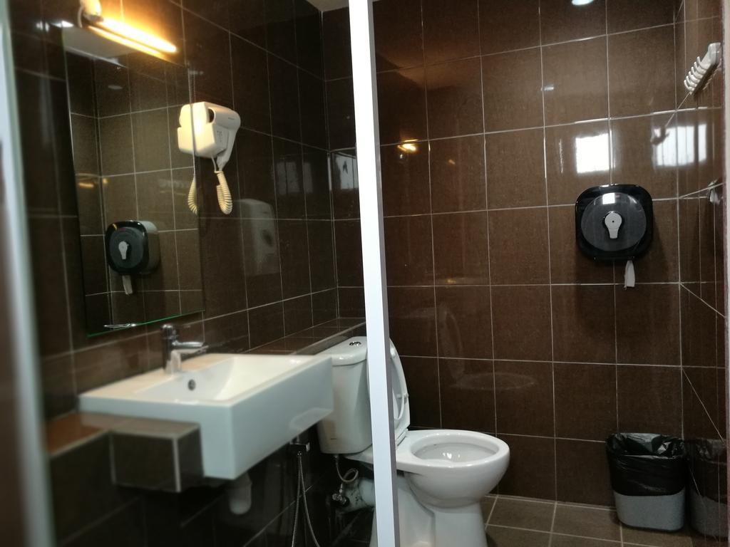 Walk Inn Мири Экстерьер фото