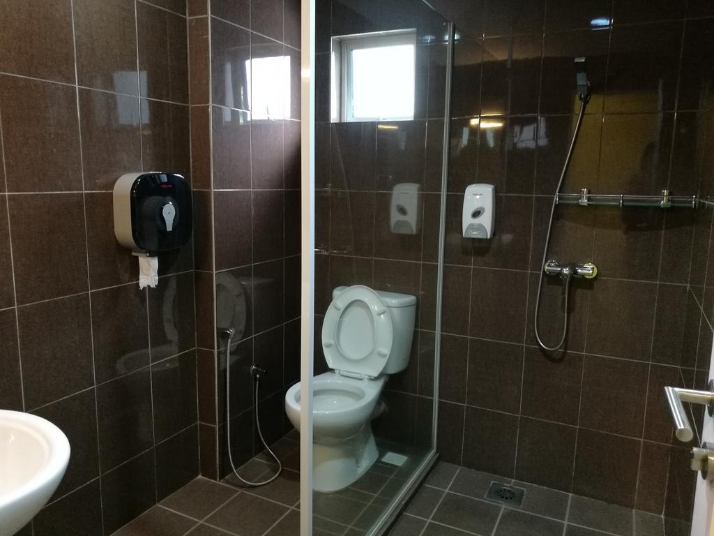 Walk Inn Мири Экстерьер фото