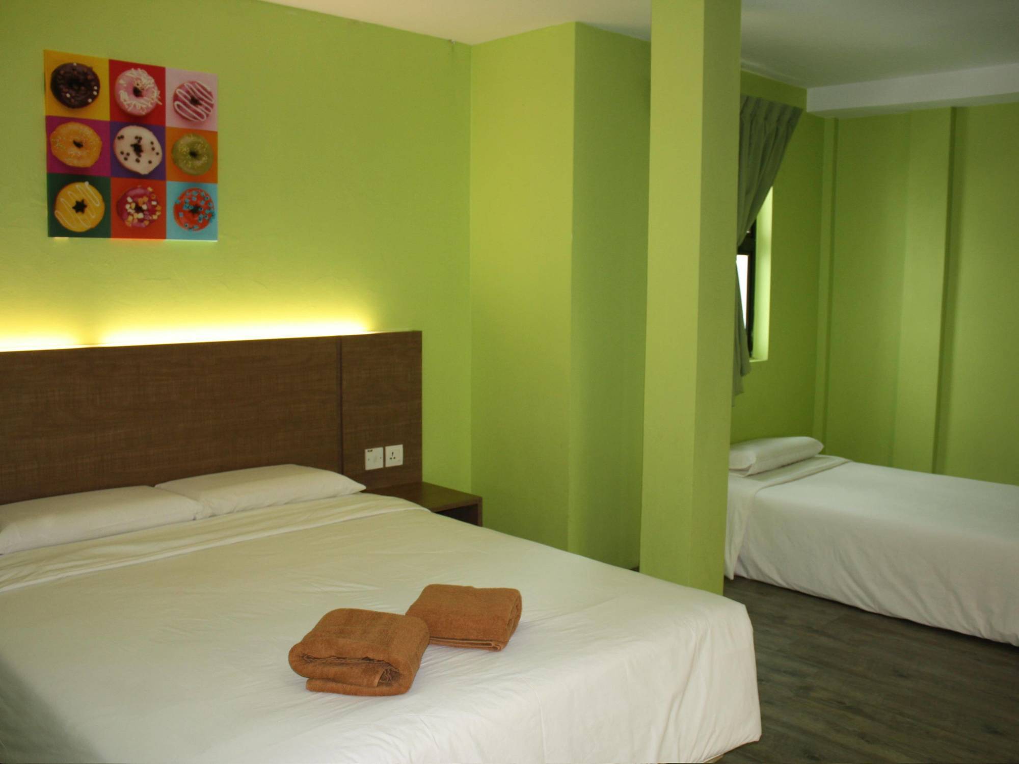 Walk Inn Мири Экстерьер фото