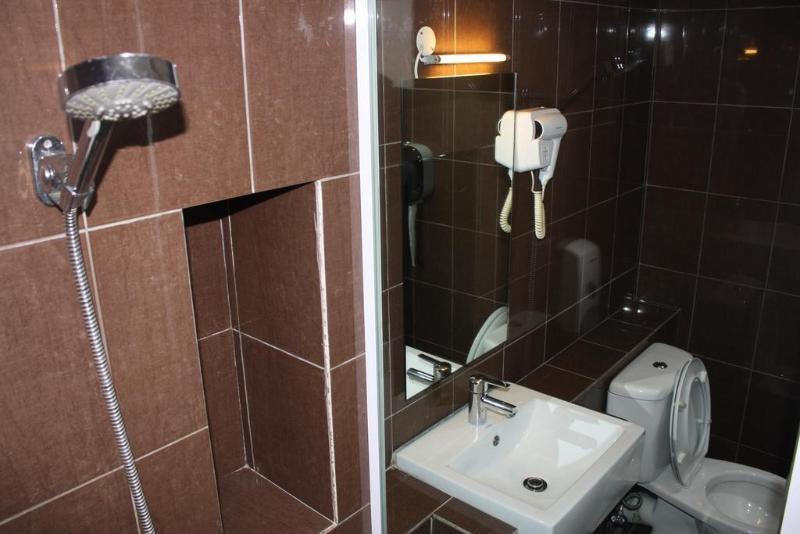 Walk Inn Мири Экстерьер фото